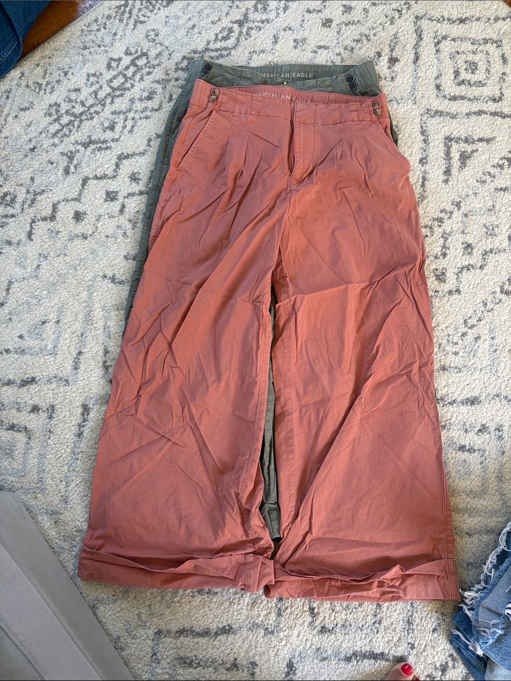 American Eagle Outfitters women’s Wide Leg Chinos in Dusty Rose
